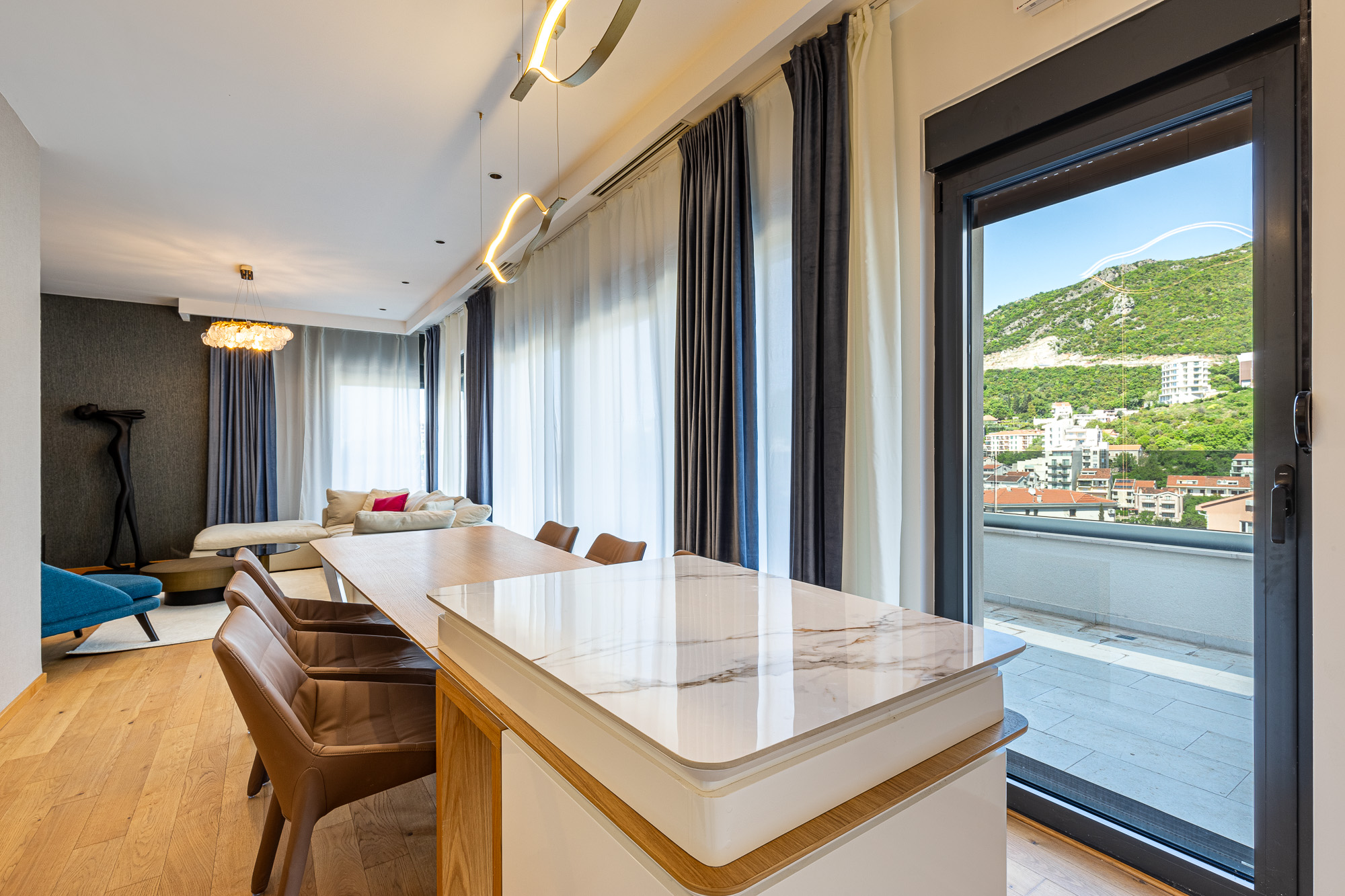 Penthouse in new building in Becici near the sea