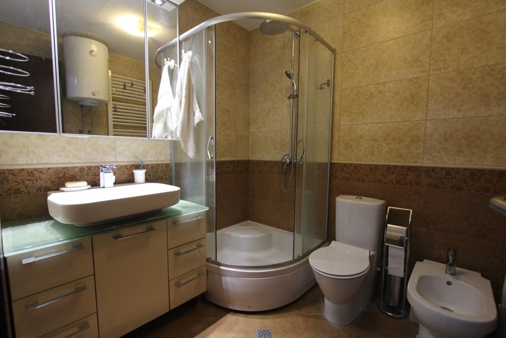 Apartment in a building with a pool 50 m from the sea