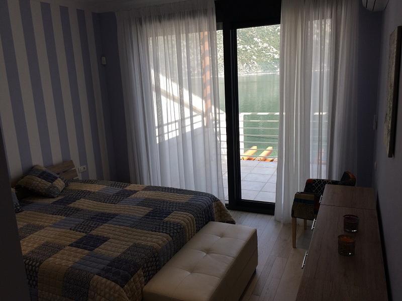 Modern house in Stoliv with pool