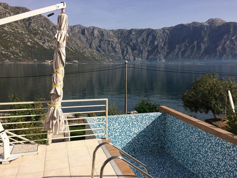 Modern house in Stoliv with pool