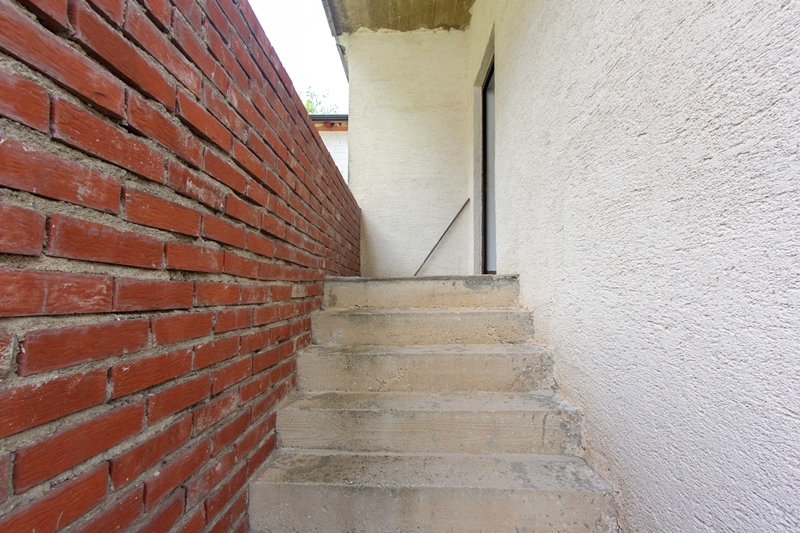 House in a small city Ljuta