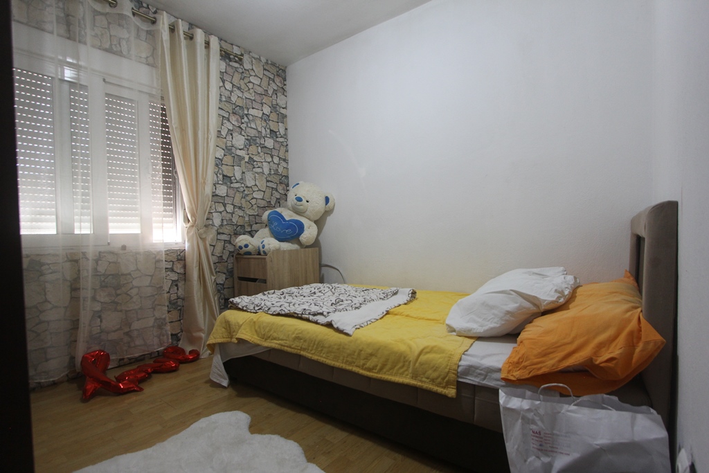 Spacious house in Lastva Grbaljska