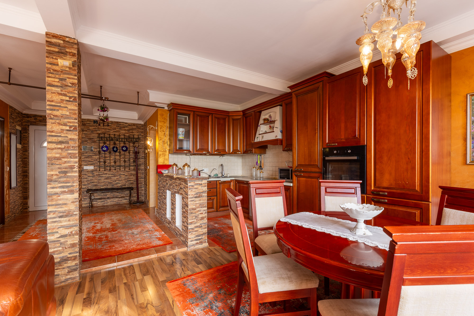 Three-storey family house in Susanj