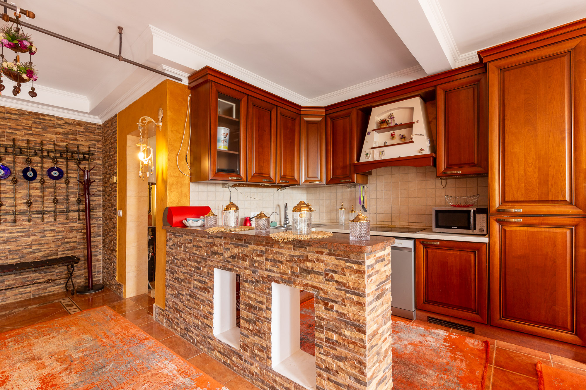 Three-storey family house in Susanj