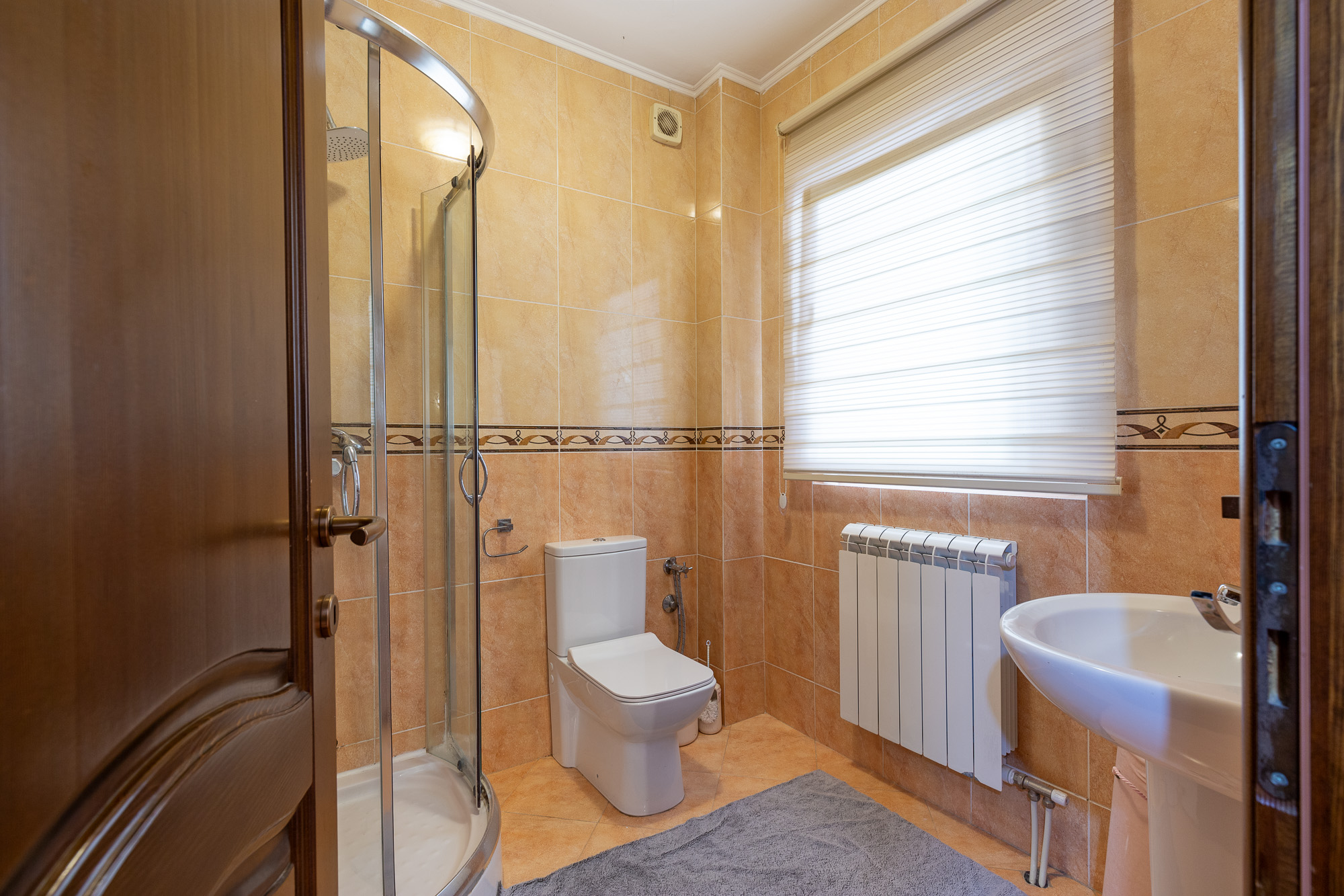 Three-storey family house in Susanj