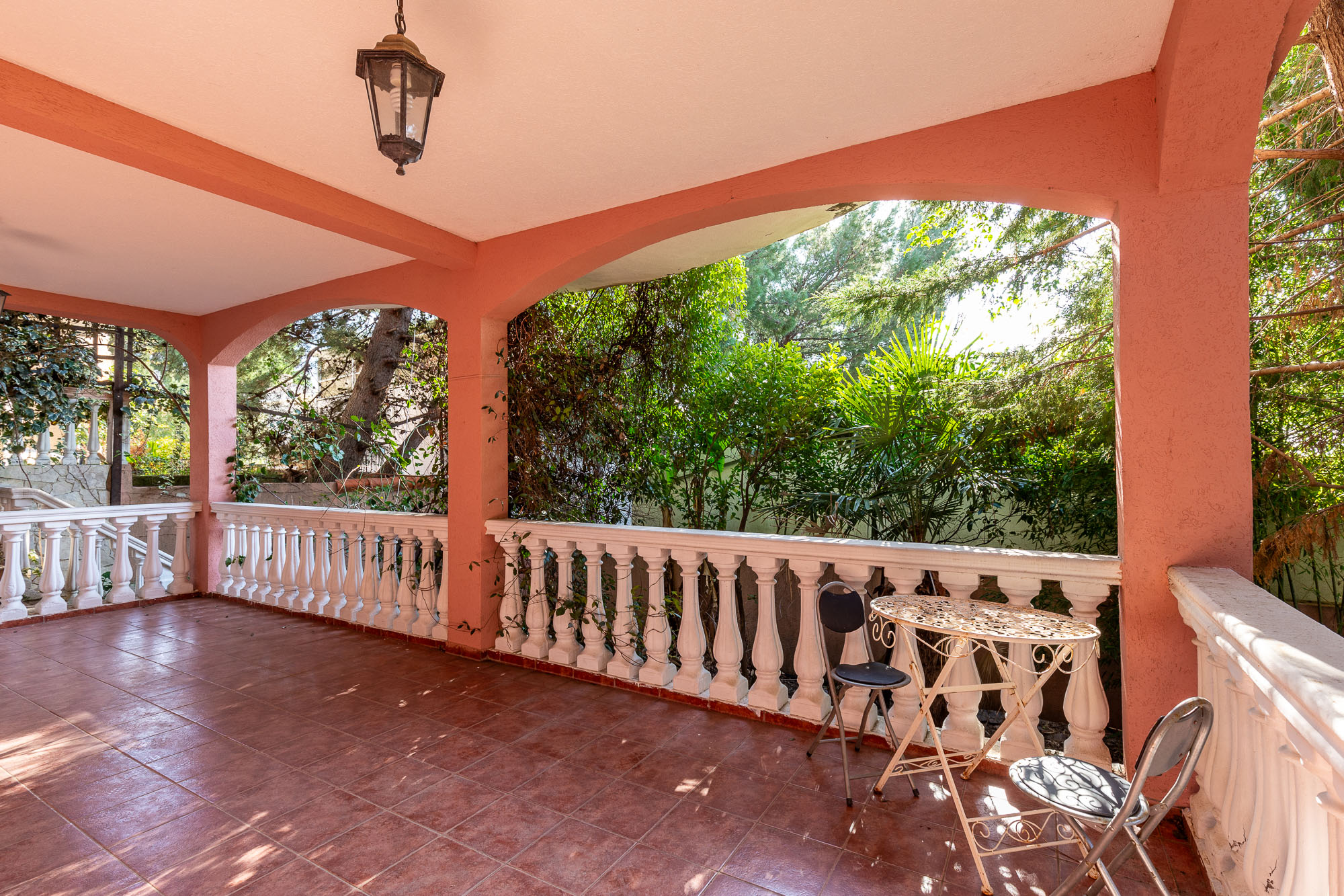 Three-storey family house in Susanj