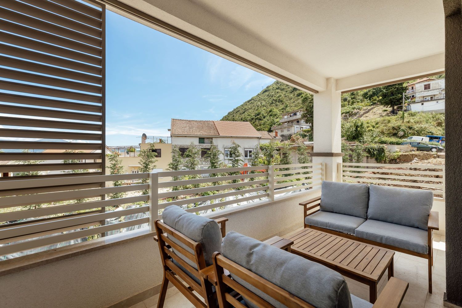 Apartments in new residential complex in Igalo