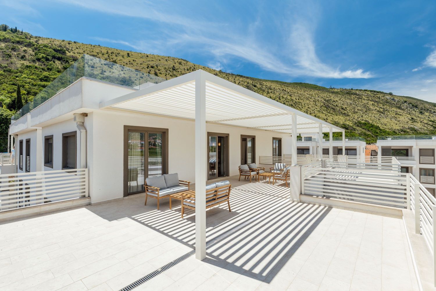 Apartments in new residential complex in Igalo