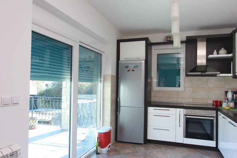 Luxury house with apartments in Stoliv, just steps from the sea!