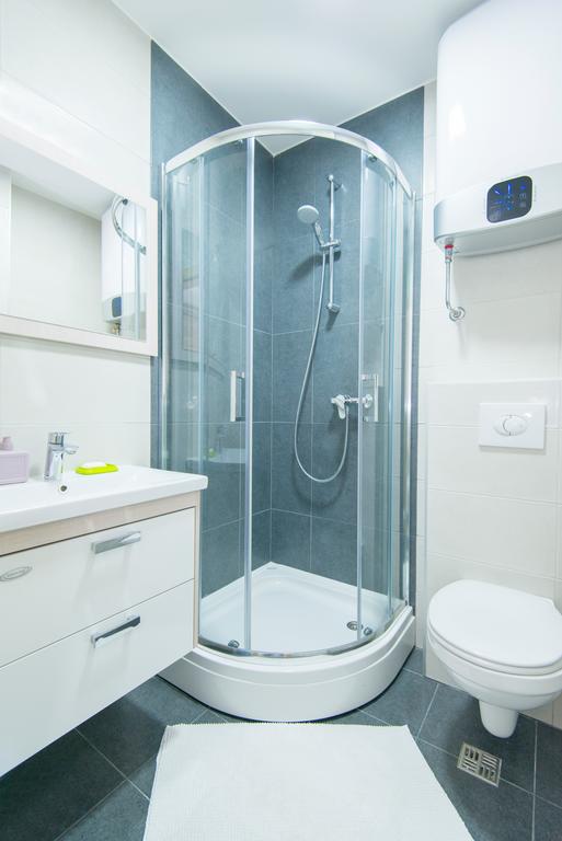 Luxury house with apartments in Stoliv, just steps from the sea!