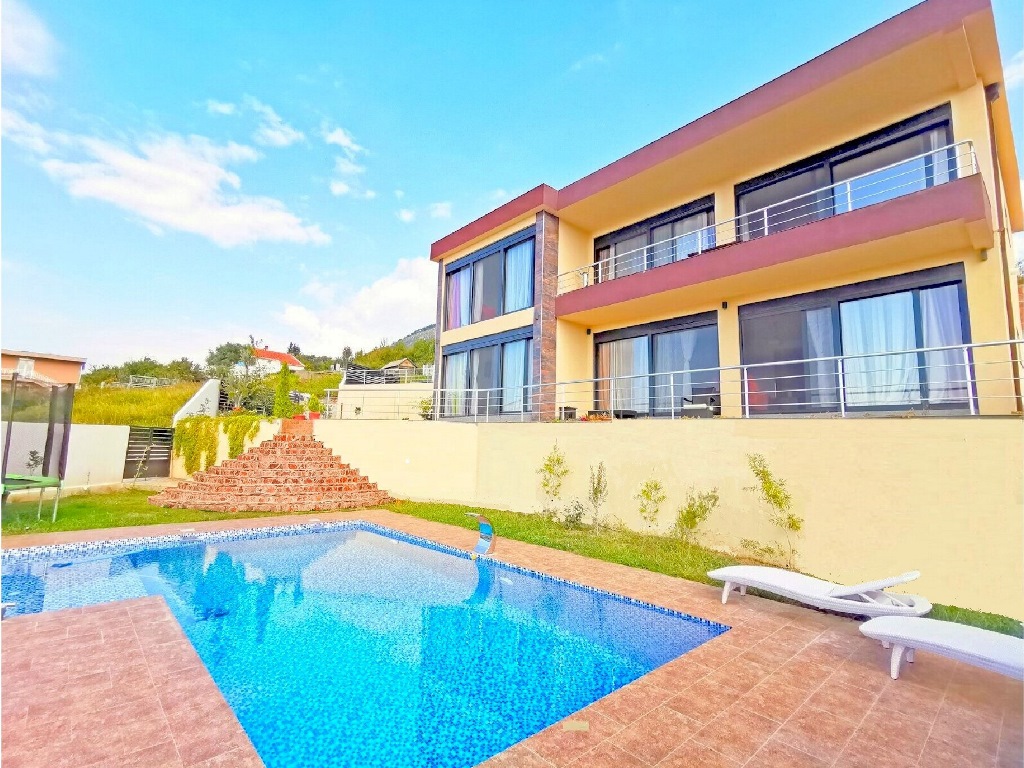 Modern villa in Susanj