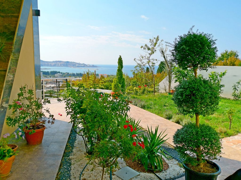 Modern villa in Susanj