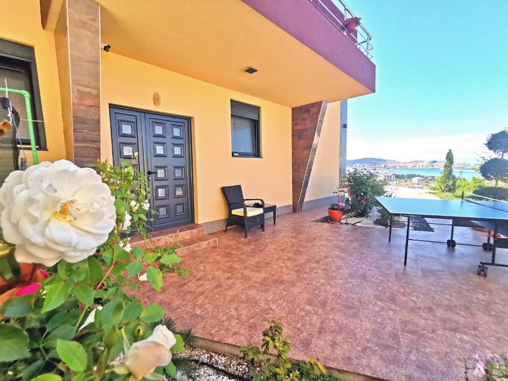 Modern villa in Susanj