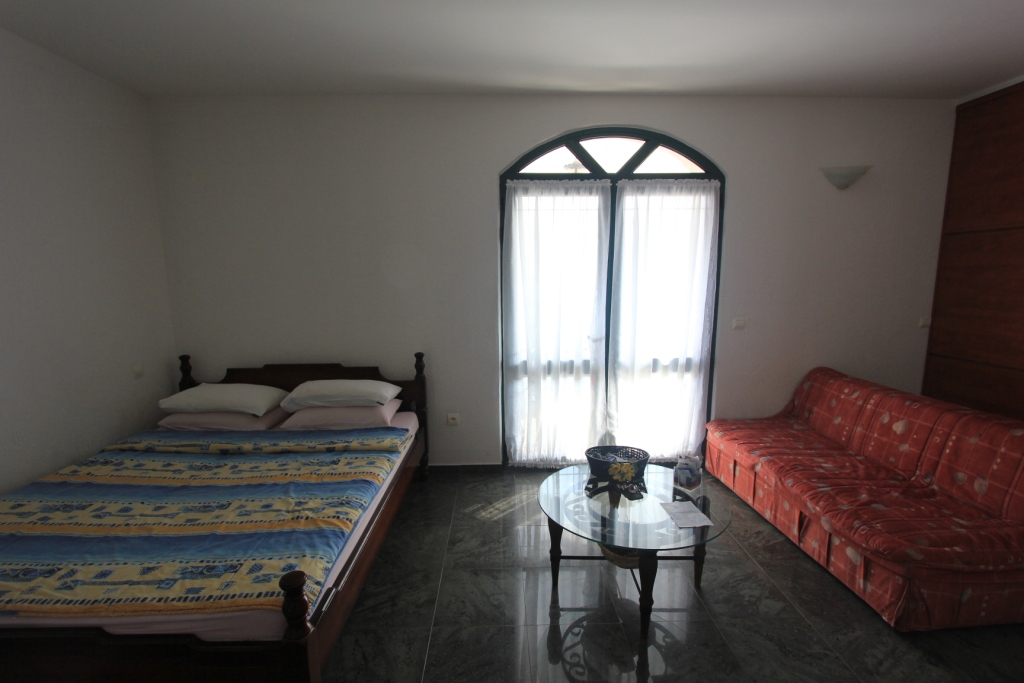 Villa with pool in Petrovac