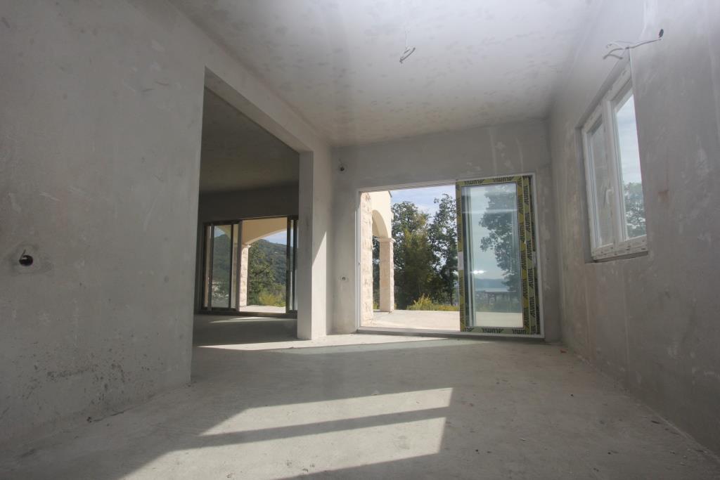 A house with sea and mountine view in Mojdez, Herceg Novi