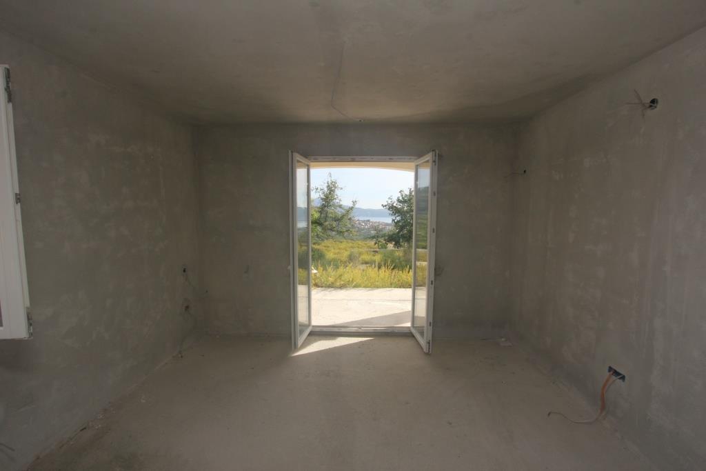 A house with sea and mountine view in Mojdez, Herceg Novi