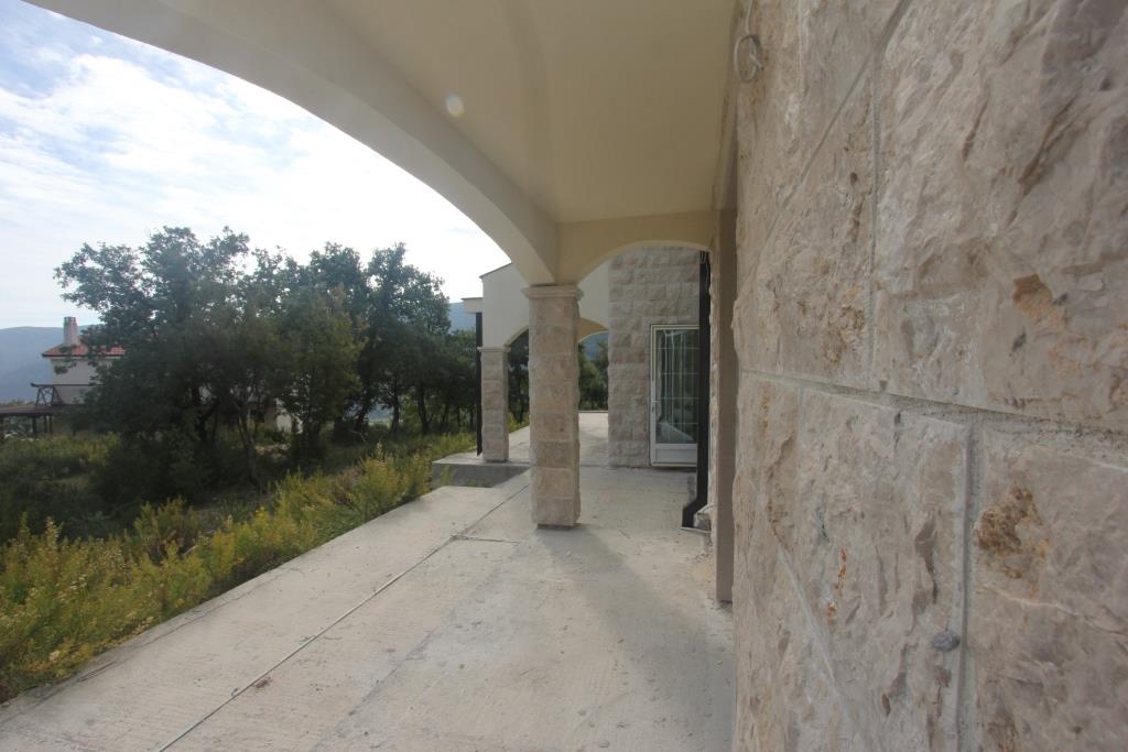 A house with sea and mountine view in Mojdez, Herceg Novi