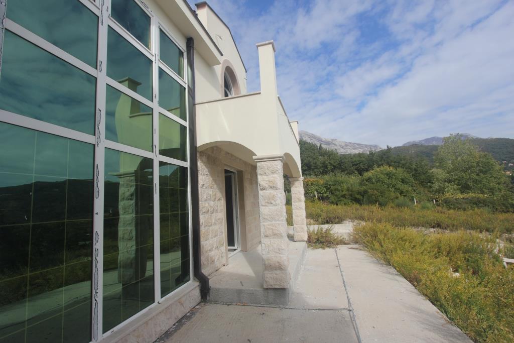 A house with sea and mountine view in Mojdez, Herceg Novi