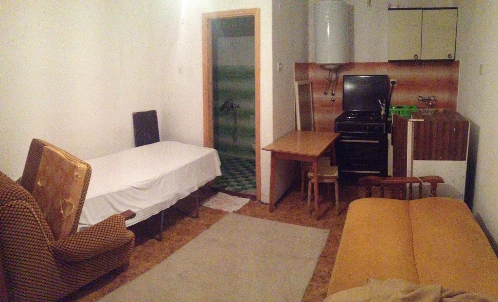 Three-storey house in Djenovici