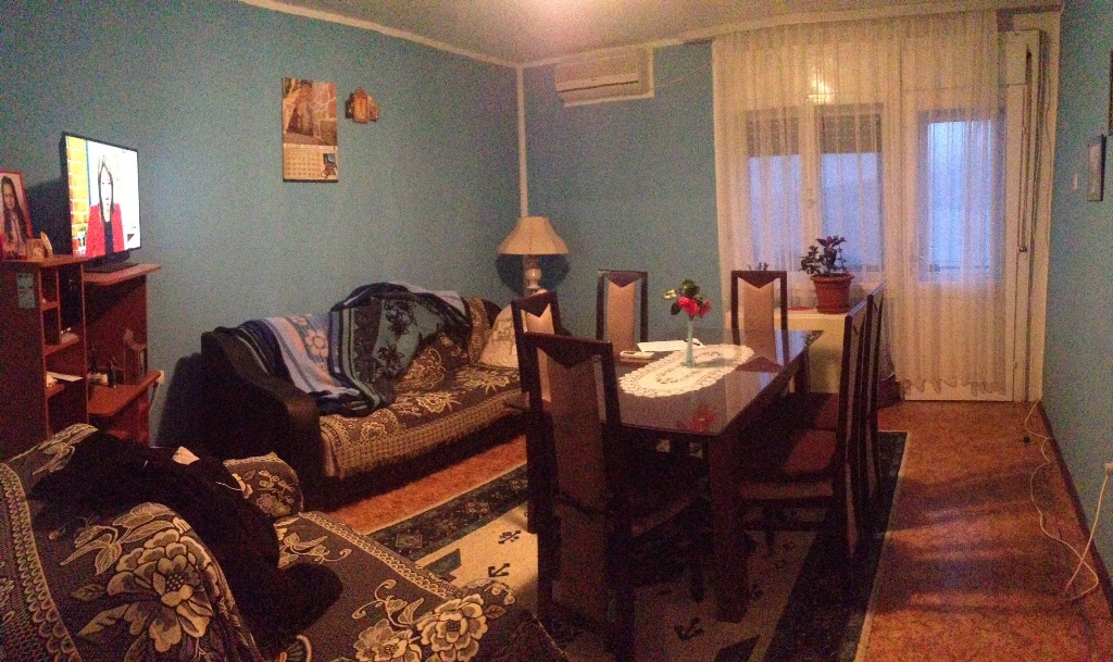 Three-storey house in Djenovici