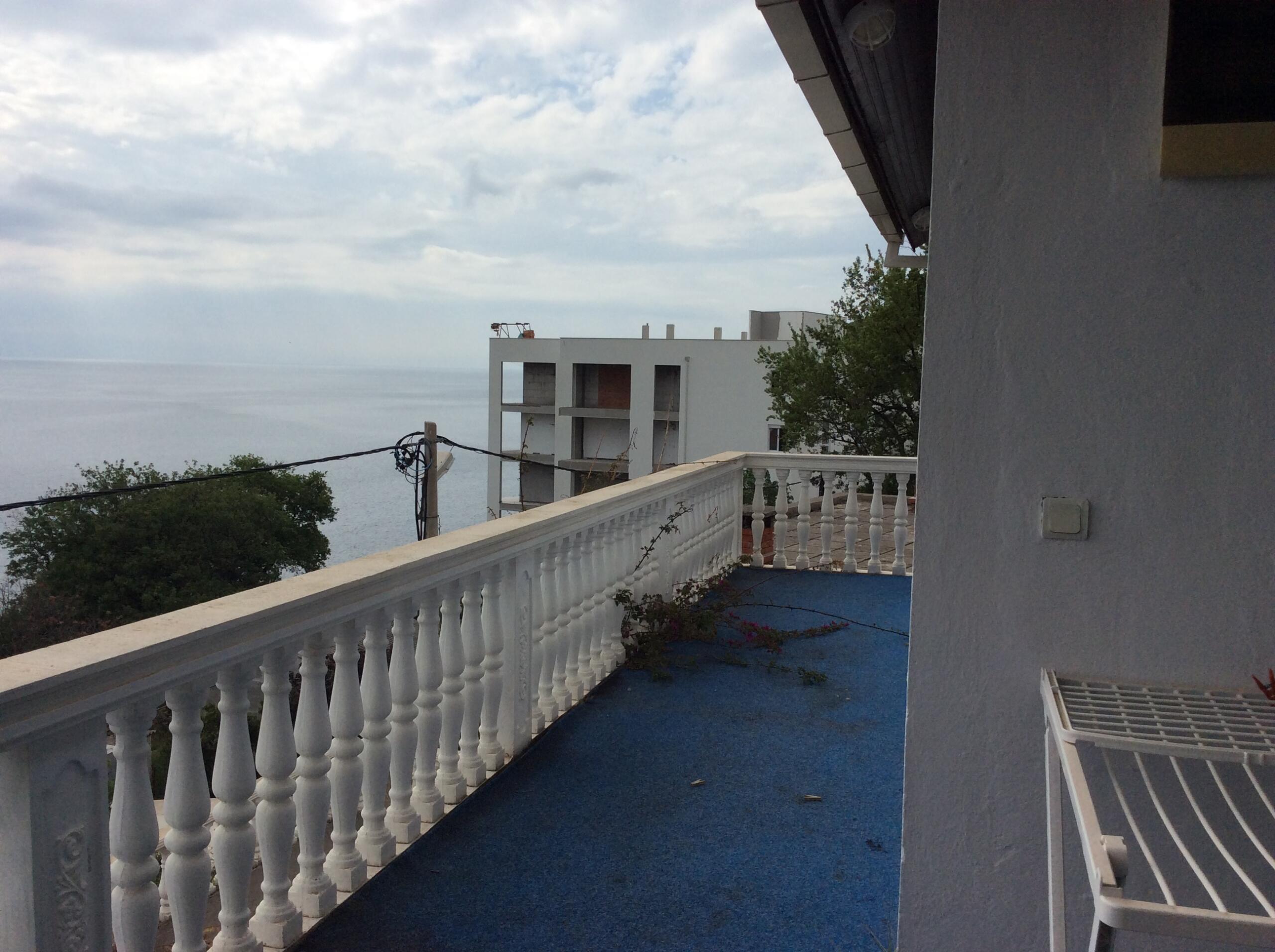 Fully Furnished Threey Storey House In Dobre Vode