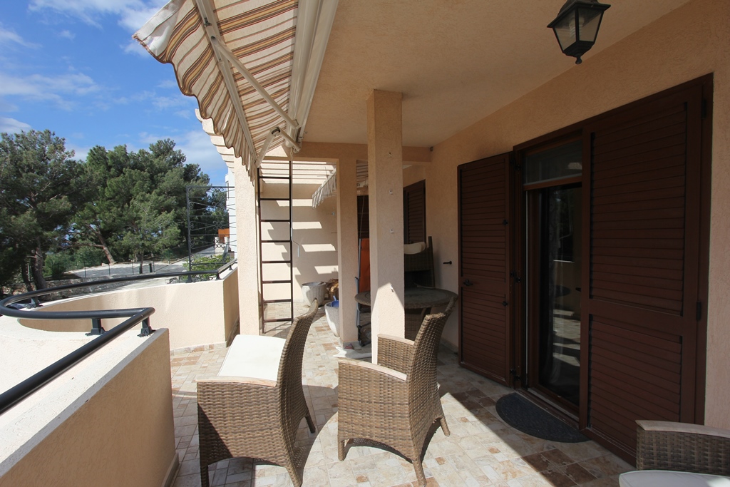 A villa with sea and mountine view in Bar