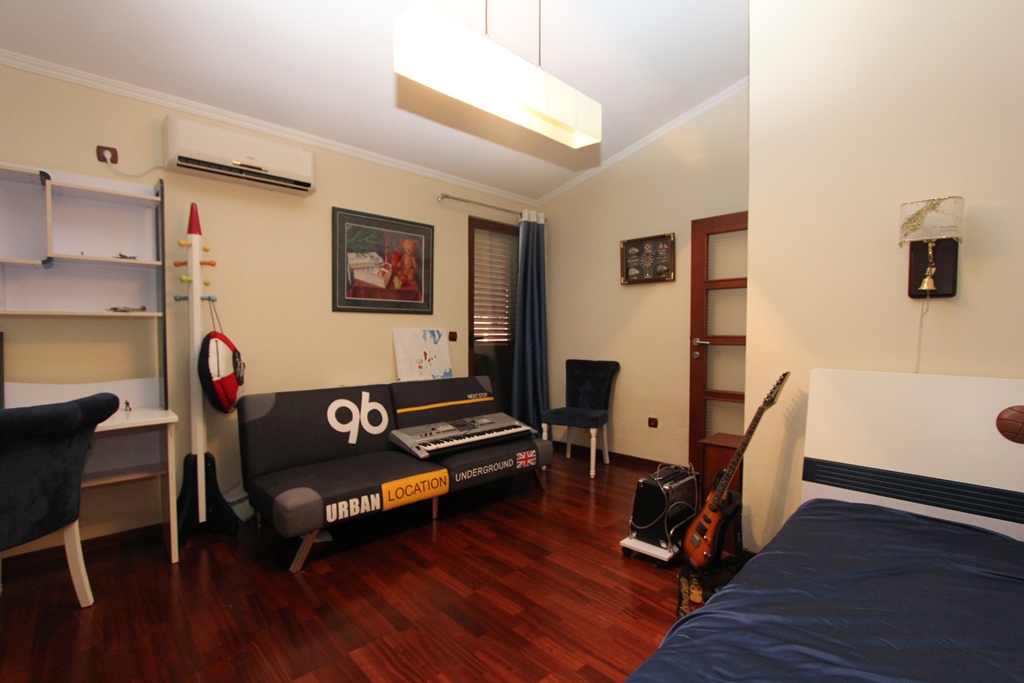 A villa with sea and mountine view in Bar