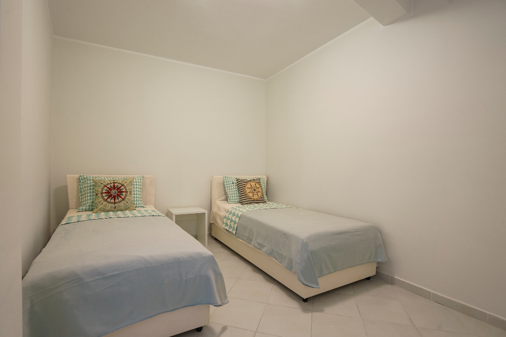 Spacious apartment in Rafailovici