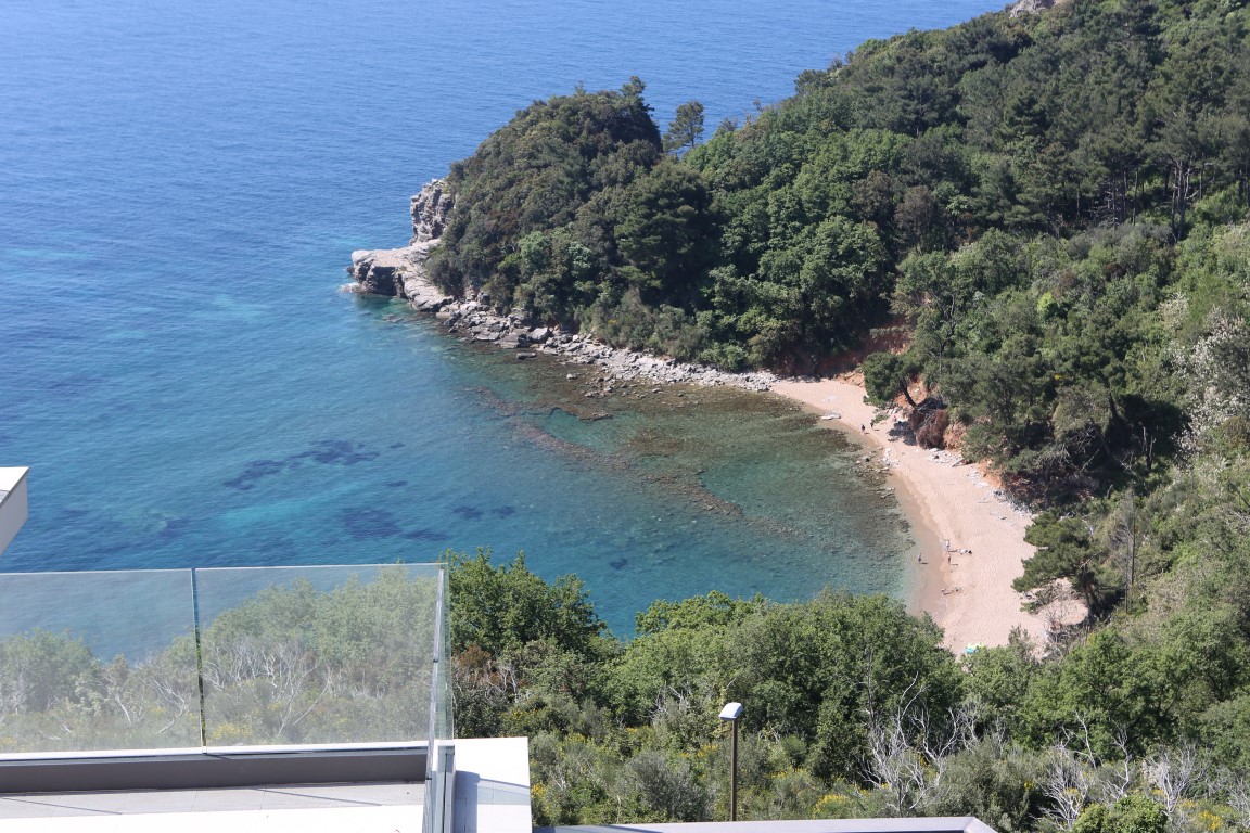 Luxurious villas in Budva
