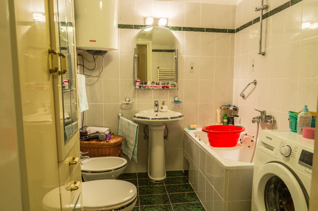 Two houses with restaurant on the front line