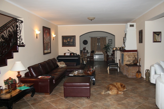 A luxurious villa with swimming pool in Kotor