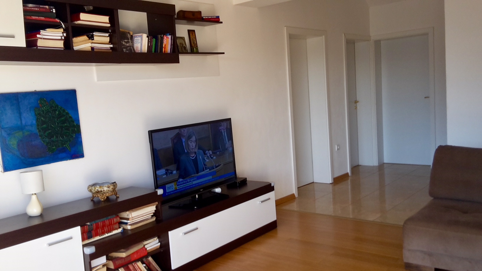 An airy penthouse in Djenovici