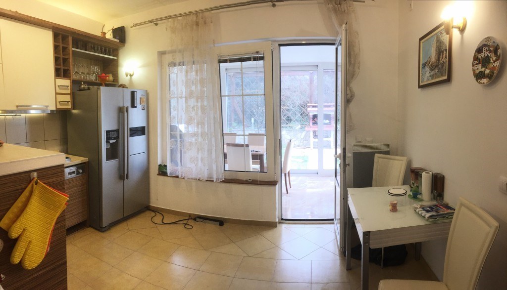 A comfortable townhouse with mountine view in Bar