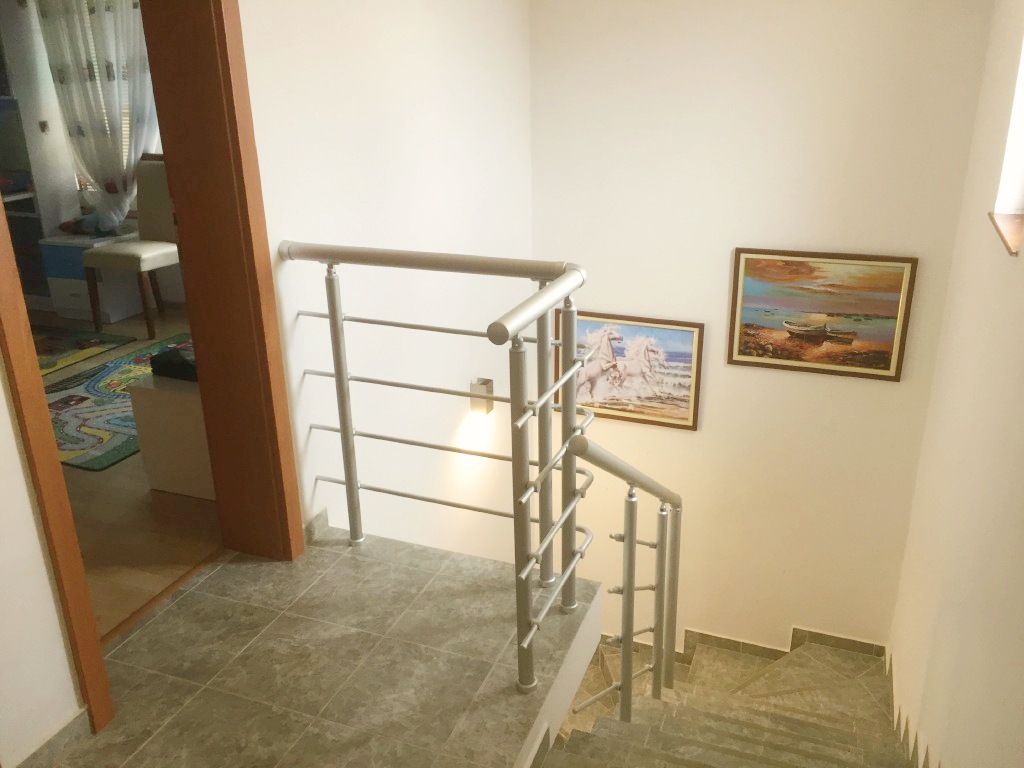 A comfortable townhouse with mountine view in Bar