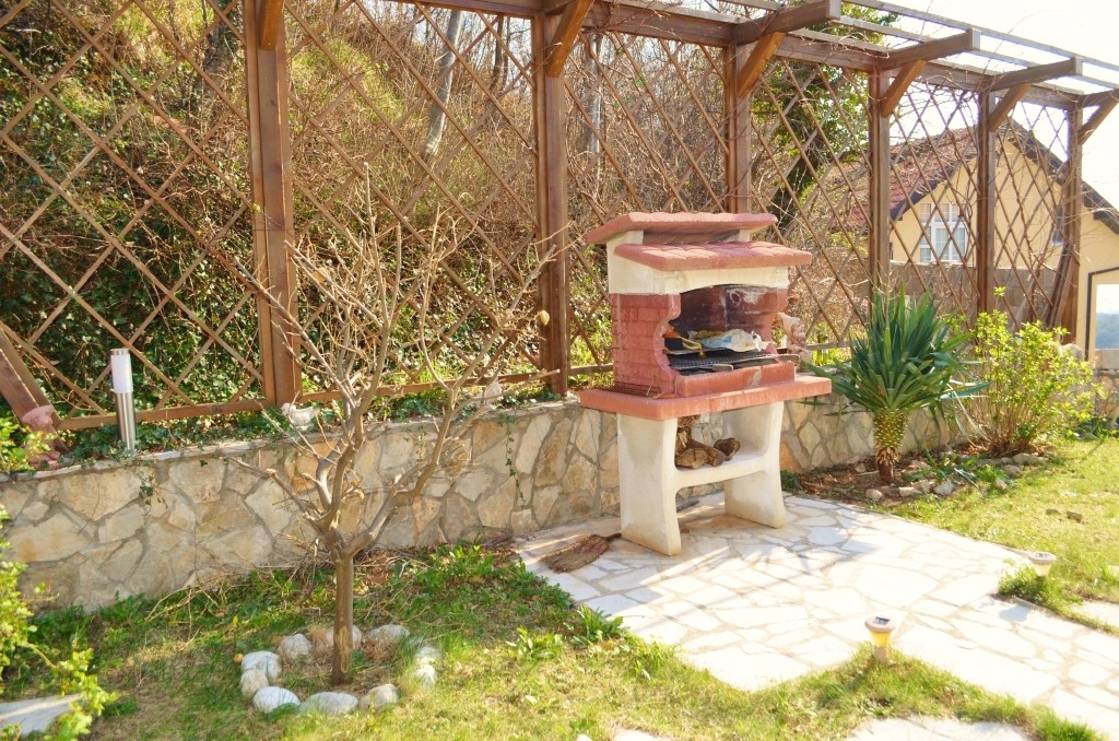 A comfortable townhouse with mountine view in Bar