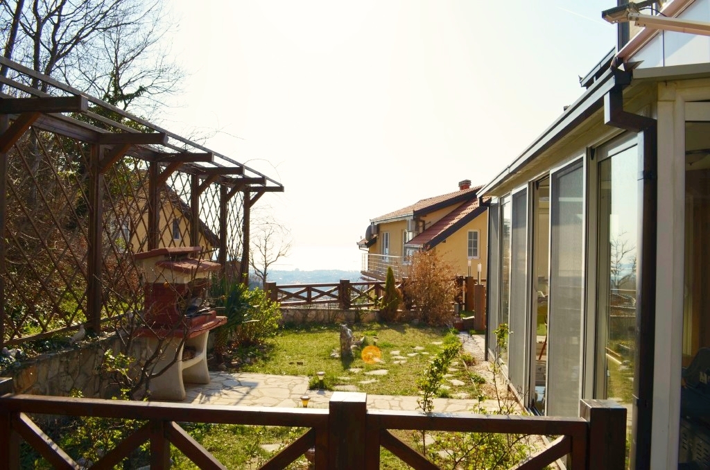 A comfortable townhouse with mountine view in Bar