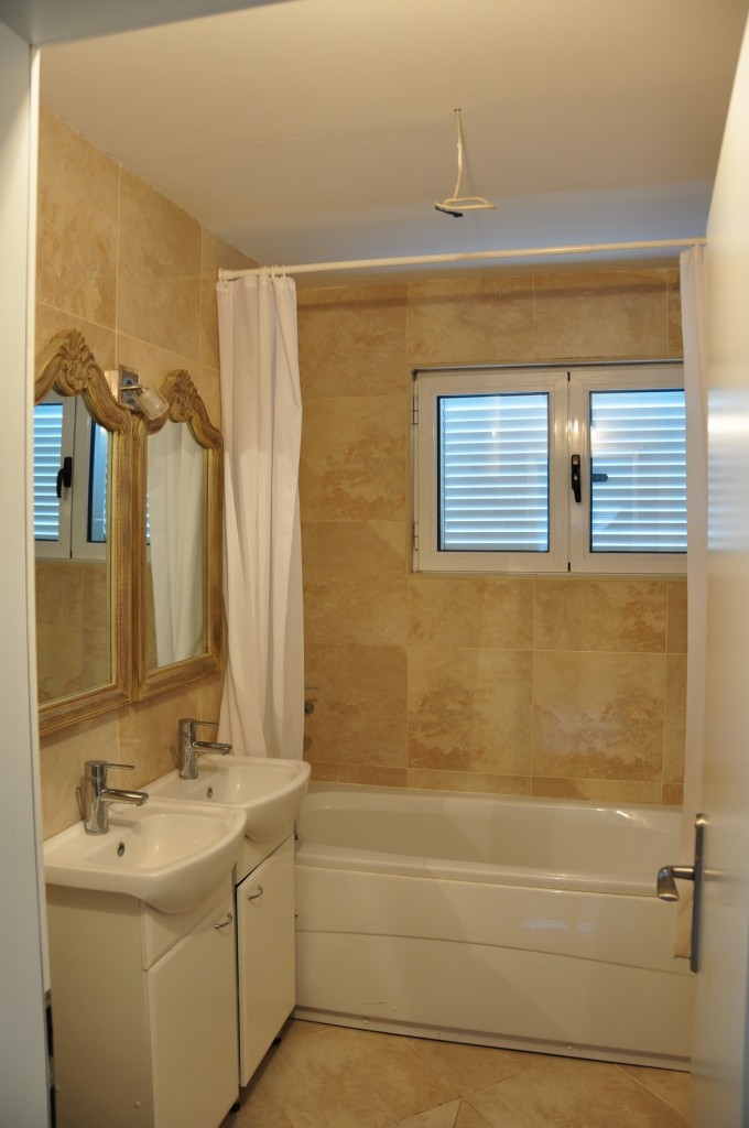 House in with pool in Dobrota