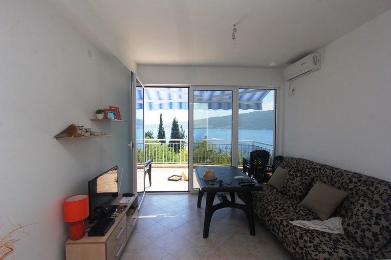 Villa in Baosici with sea view