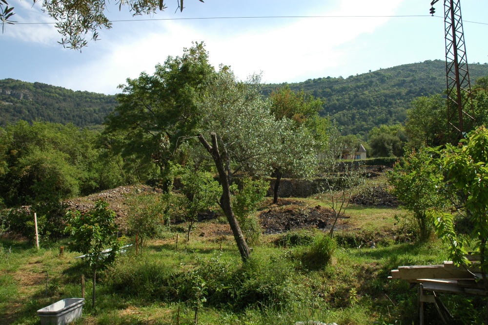 Land in Tivat with sea view