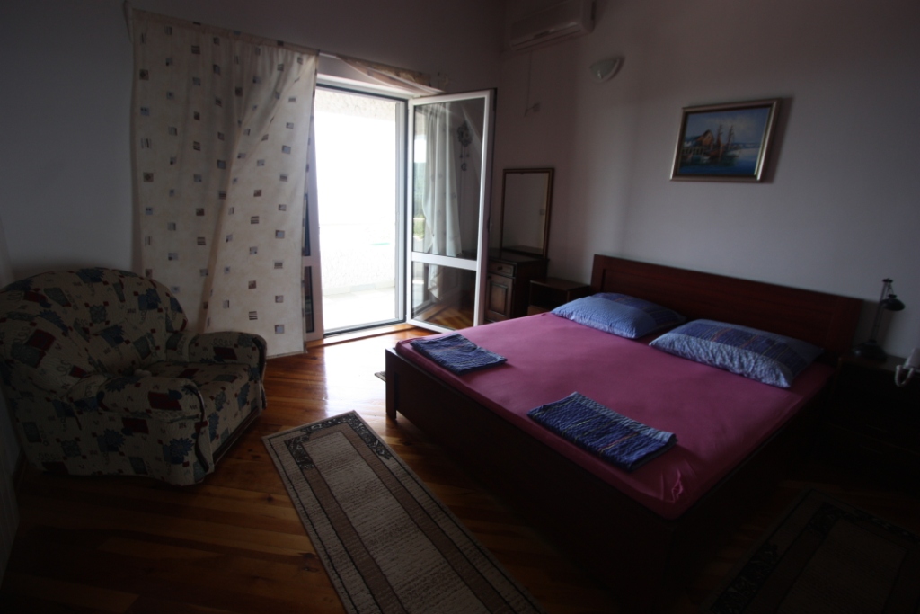 Three-storey house with pool in Lustica