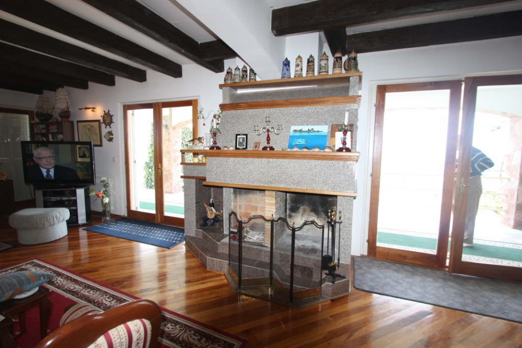 Three-storey house with pool in Lustica