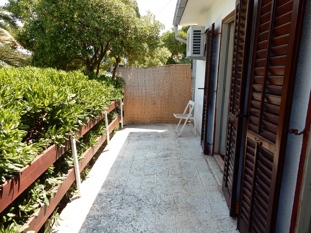 House with sea views in Krasici