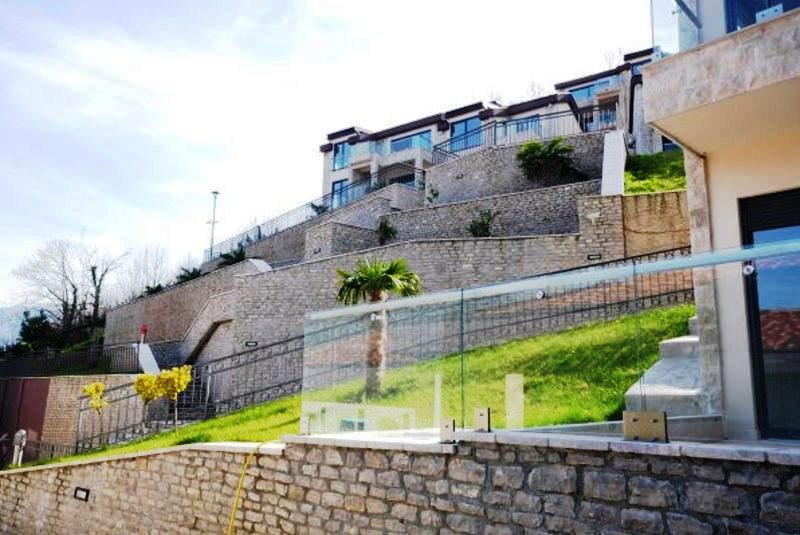 Luxurious apartments in Kostanjica