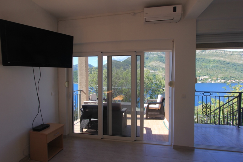 A cosy villa in Lepetani