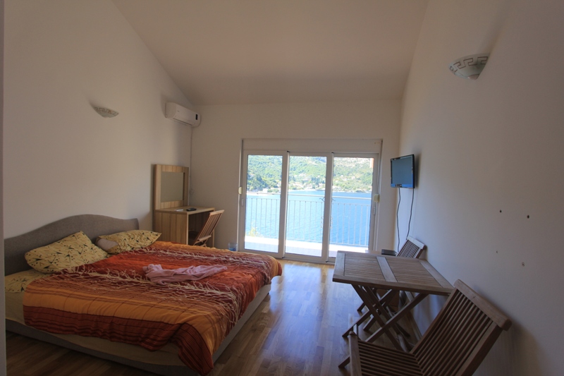 A cosy villa in Lepetani