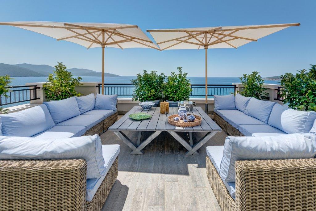 Luxurious apartments in Lustica