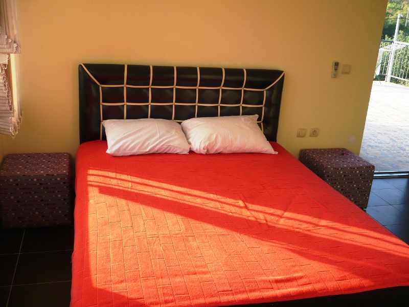 Three-storey house in Lustica