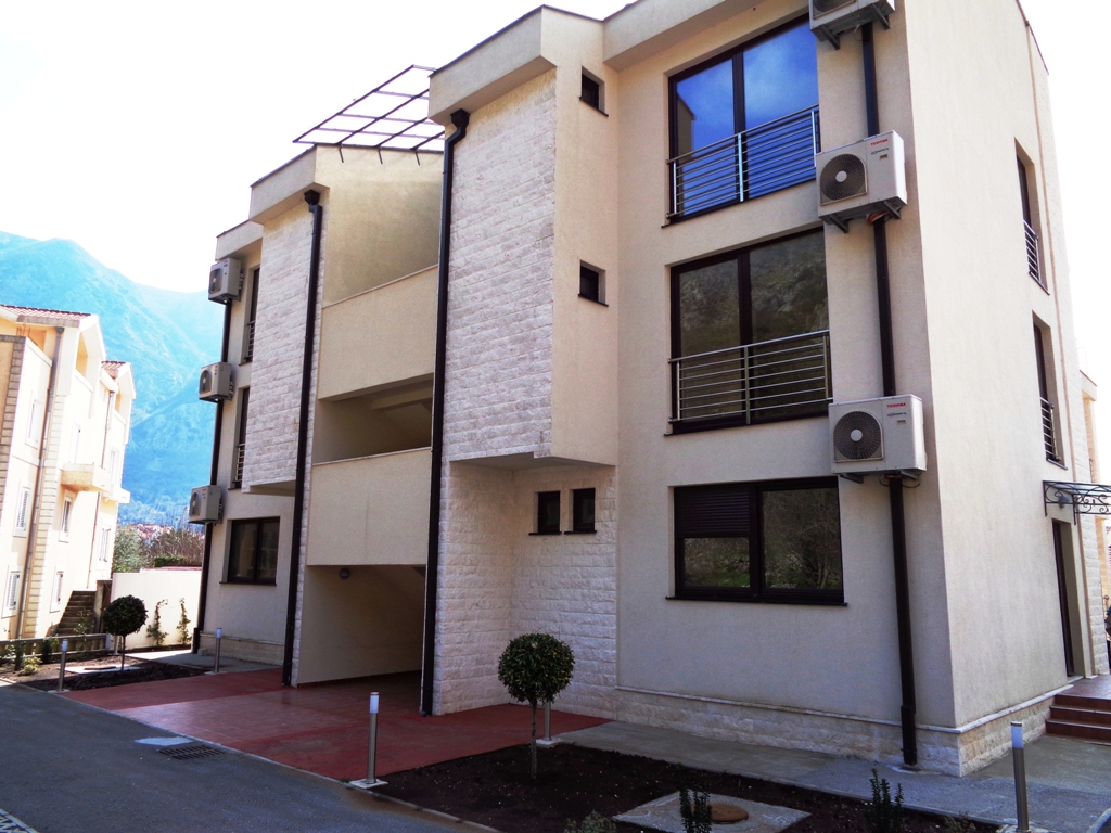 A villa with sea view in Kotor