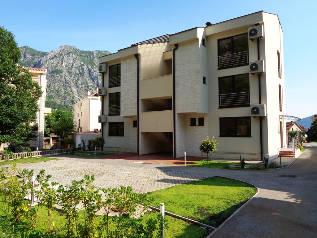 A villa with sea view in Kotor