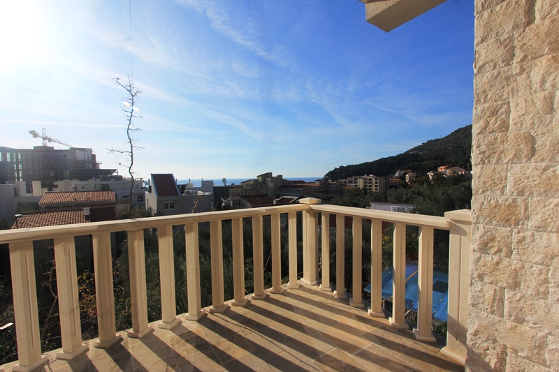 Luxurious villa in Petrovac